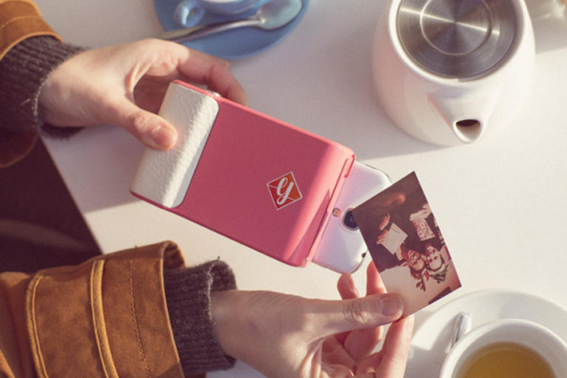 Prynt-turns-your-smartphone-into-a-Polaroid-camera-006